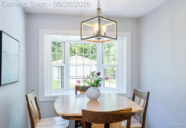 2151 Derby Road, Troy, MI 48084
