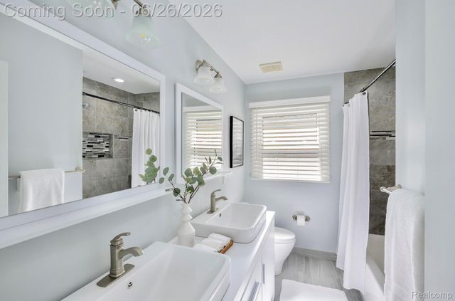 2151 Derby Road, Troy, MI 48084