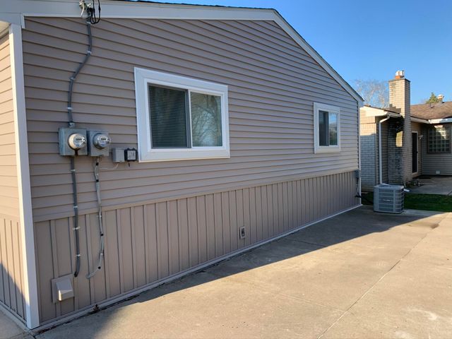 12215 Fairview Drive, Sterling Heights, MI 48312