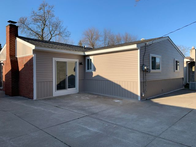 12215 Fairview Drive, Sterling Heights, MI 48312