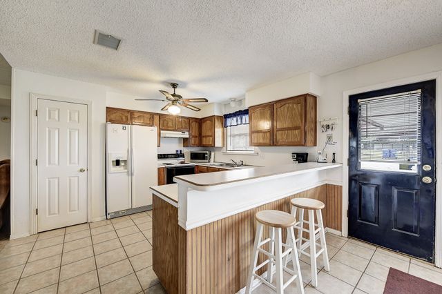 365 Country Lane, Haslet, TX 76052