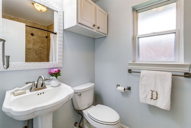 6314 Woodcrest Lane, Dallas, TX 75214