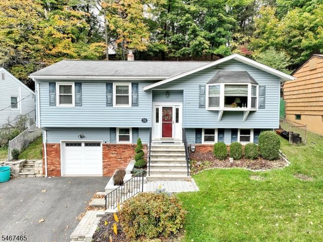 75 Hiawatha Blvd, Oakland Boro, NJ 07436