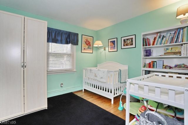 75 Hiawatha Blvd, Oakland Boro, NJ 07436