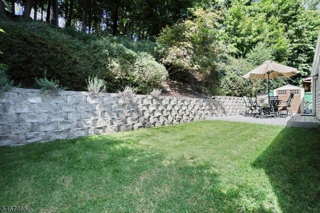 75 Hiawatha Blvd, Oakland Boro, NJ 07436