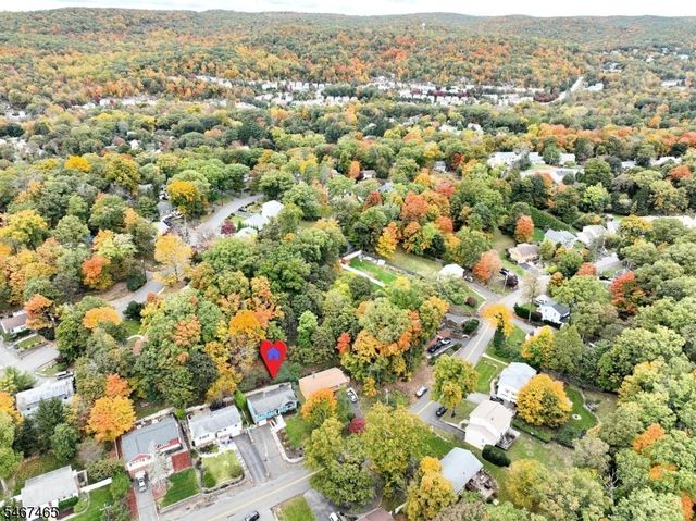 75 Hiawatha Blvd, Oakland Boro, NJ 07436