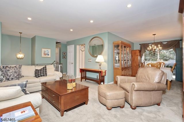 75 Hiawatha Blvd, Oakland Boro, NJ 07436