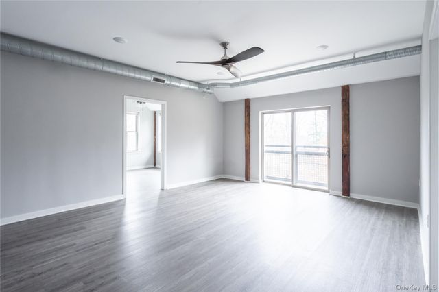 128 Vineyard Avenue 202, Highland, NY 12528