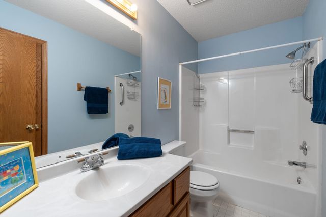 919 W Cedarwood Ct, Andover, KS 67002