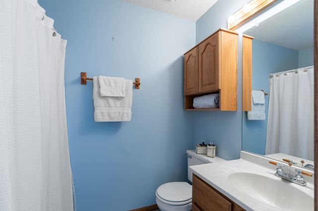 919 W Cedarwood Ct, Andover, KS 67002