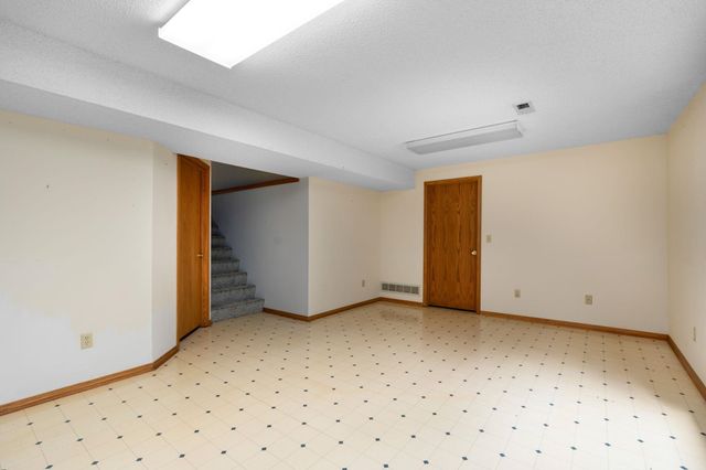 919 W Cedarwood Ct, Andover, KS 67002