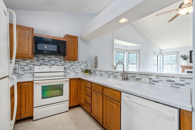 919 W Cedarwood Ct, Andover, KS 67002