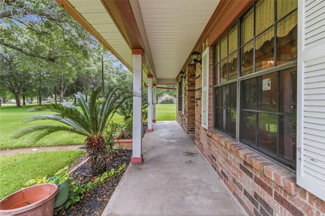 2054 Linda Lane, Pearland, TX 77584