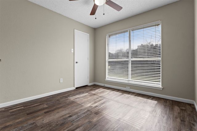 2847 Red Oak Drive, Grand Prairie, TX 75052