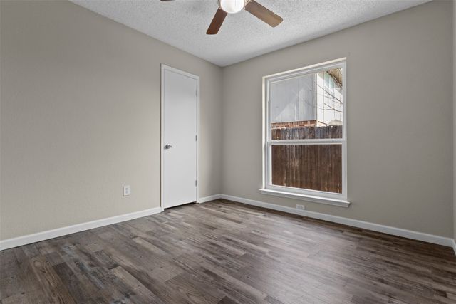 2847 Red Oak Drive, Grand Prairie, TX 75052