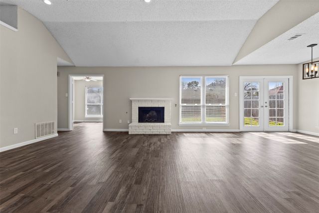 2847 Red Oak Drive, Grand Prairie, TX 75052