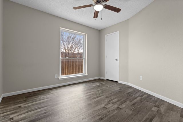 2847 Red Oak Drive, Grand Prairie, TX 75052