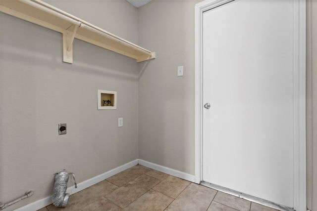 2847 Red Oak Drive, Grand Prairie, TX 75052