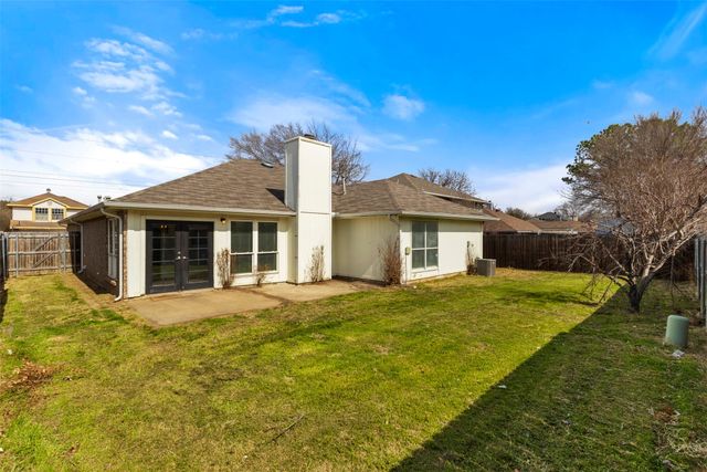 2847 Red Oak Drive, Grand Prairie, TX 75052