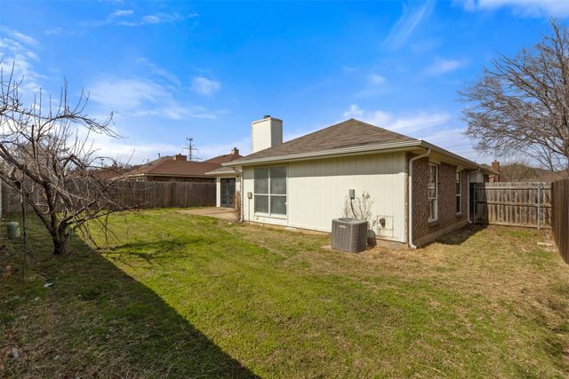 2847 Red Oak Drive, Grand Prairie, TX 75052