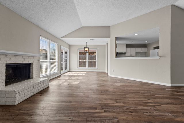 2847 Red Oak Drive, Grand Prairie, TX 75052