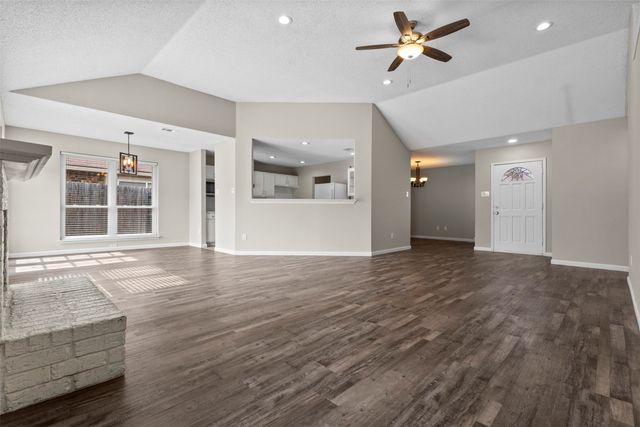 2847 Red Oak Drive, Grand Prairie, TX 75052