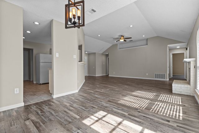 2847 Red Oak Drive, Grand Prairie, TX 75052