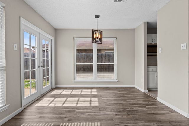 2847 Red Oak Drive, Grand Prairie, TX 75052