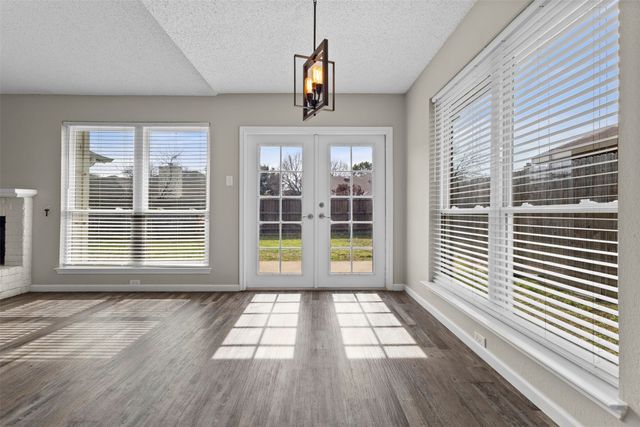 2847 Red Oak Drive, Grand Prairie, TX 75052