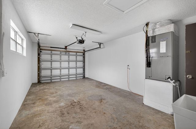 9820 Jonquil Circle N, Palm Beach Gardens, FL 33410