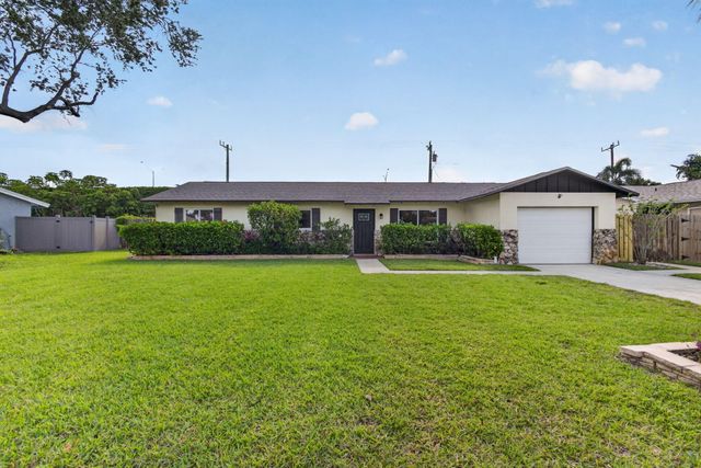 9820 Jonquil Circle N, Palm Beach Gardens, FL 33410