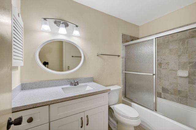 9820 Jonquil Circle N, Palm Beach Gardens, FL 33410