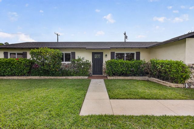 9820 Jonquil Circle N, Palm Beach Gardens, FL 33410