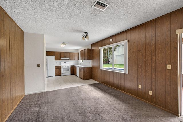 9820 Jonquil Circle N, Palm Beach Gardens, FL 33410