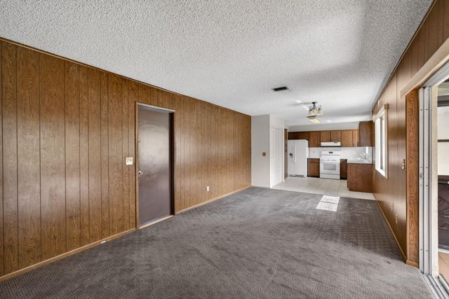 9820 Jonquil Circle N, Palm Beach Gardens, FL 33410