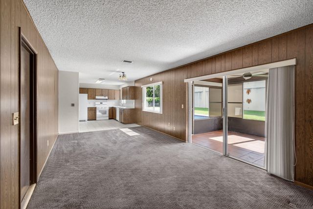 9820 Jonquil Circle N, Palm Beach Gardens, FL 33410