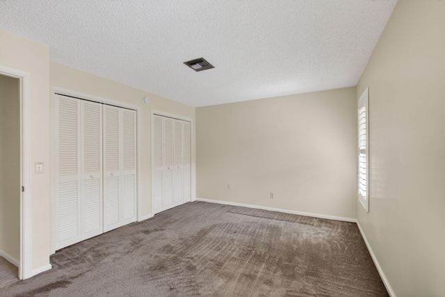 9820 Jonquil Circle N, Palm Beach Gardens, FL 33410