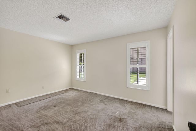 9820 Jonquil Circle N, Palm Beach Gardens, FL 33410