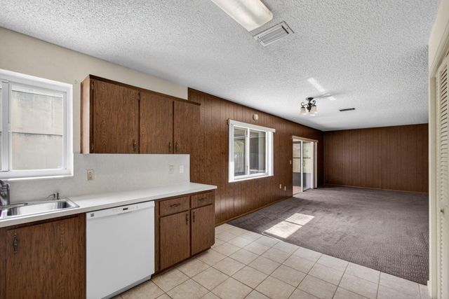 9820 Jonquil Circle N, Palm Beach Gardens, FL 33410