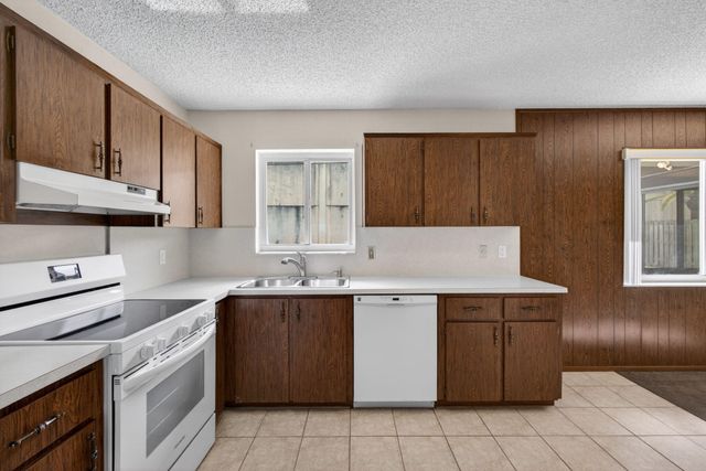 9820 Jonquil Circle N, Palm Beach Gardens, FL 33410