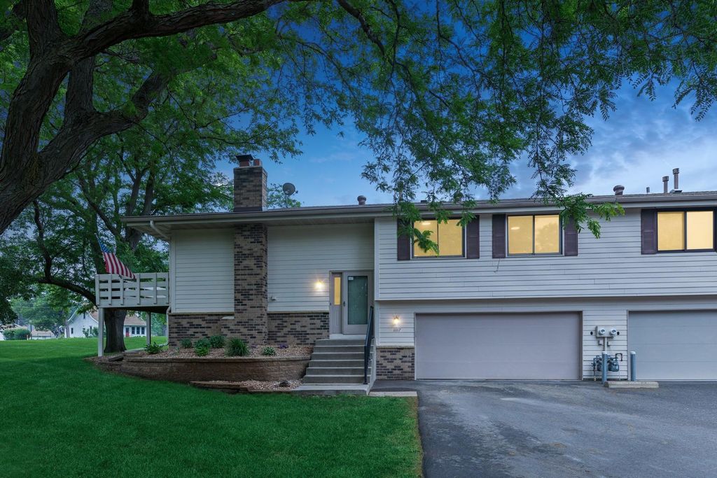 11117 Vessey Circle, Bloomington, MN 55437