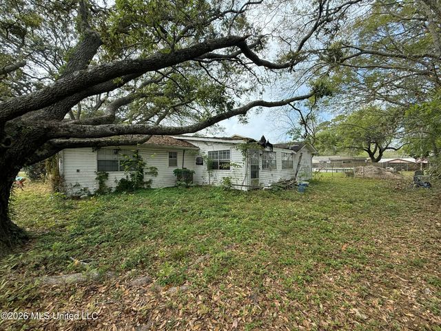 3920 Hillandale Drive, Gautier, MS 39553