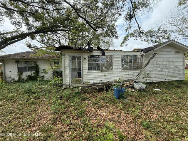 3920 Hillandale Drive, Gautier, MS 39553