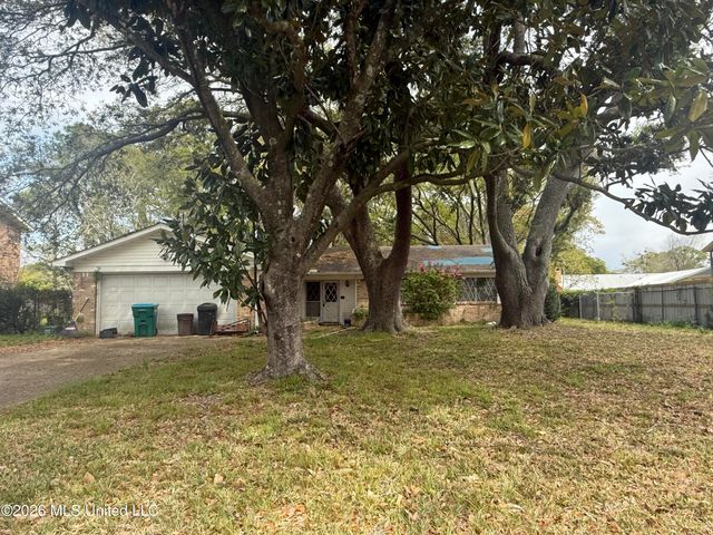 3920 Hillandale Drive, Gautier, MS 39553