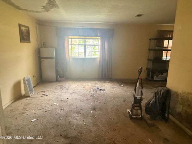 3920 Hillandale Drive, Gautier, MS 39553