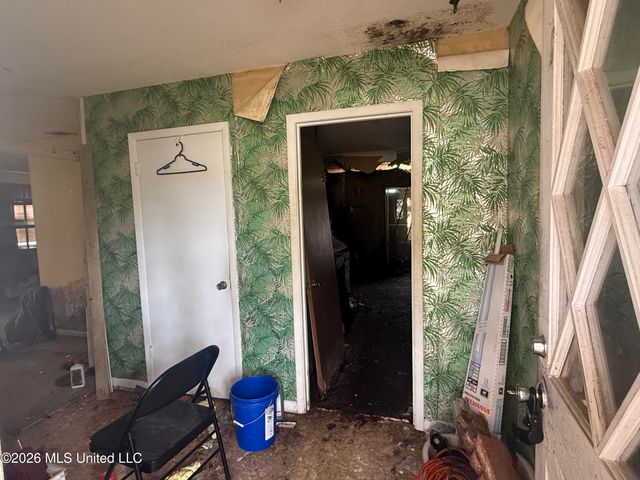 3920 Hillandale Drive, Gautier, MS 39553