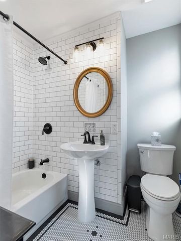 319 W Saint Louis Street, Pacific, MO 63069