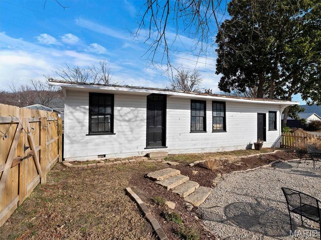 319 W Saint Louis Street, Pacific, MO 63069