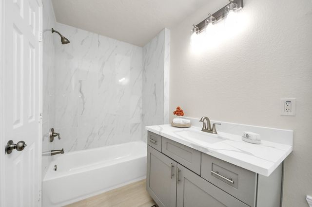 13710 Whitchurch Way, Houston, TX 77015