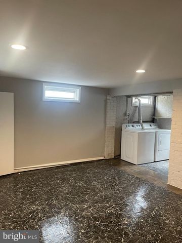 2340 HUNTER PL SE, Washington, DC 20020